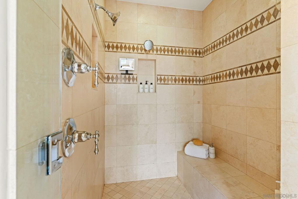 MLS #250044027SD image #31