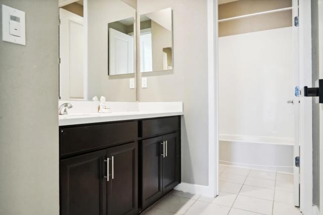 185 Tanoak Street, Hollister CA: https://media.crmls.org/mediaz/c686943e-f6a6-4d51-abb2-7fe0c2c827cf.jpg