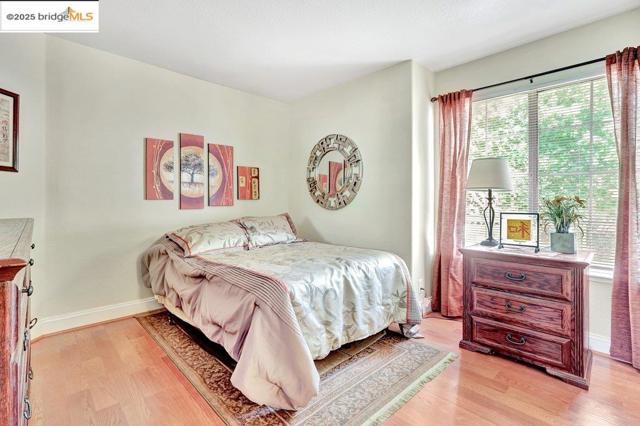 1281 Sea Vista Dr, Brentwood CA: https://media.crmls.org/mediaz/c6869eb1-9c4e-41a7-91c0-dff998400f42.jpg