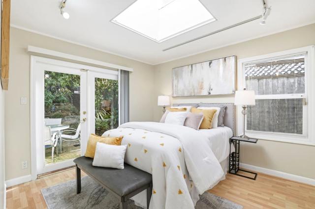 5 Hibbert Court, Pacifica CA: https://media.crmls.org/mediaz/c686aa13-4d44-4282-89ed-259d6cf02f3b.jpg