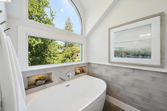 Image 37 of 59 For 5980 Harbord Dr