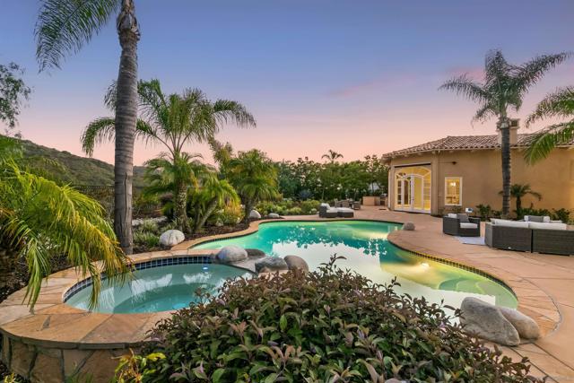 4695 Rancho Verde Trl, San Diego CA: https://media.crmls.org/mediaz/c687235e-393d-46bc-bd16-ee9a44ad46fd.jpg