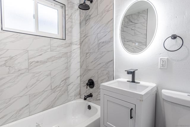 2813 15 46Th St, San Diego CA: https://media.crmls.org/mediaz/c687357e-1a52-48ce-8641-f4098666efd2.jpg
