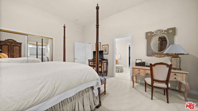 219 Baybrook Court, Lake Sherwood CA: https://media.crmls.org/mediaz/c68739d0-b4f1-4414-929a-0cf498d0c7f1.jpg