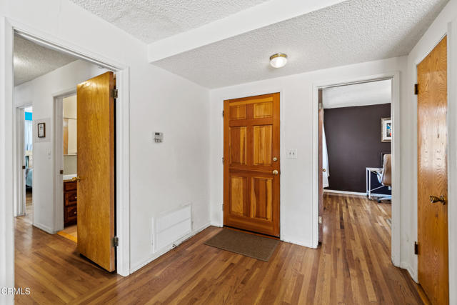 6449 Quakertown Avenue, Woodland Hills CA: https://media.crmls.org/mediaz/c687497d-b39a-4acf-8a50-a6b7fcdbac1b.jpg