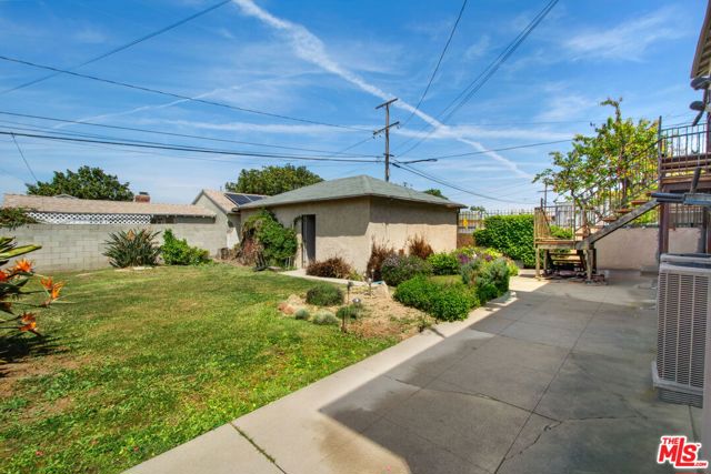 2901 W 85th Street, Inglewood CA: https://media.crmls.org/mediaz/c6880c59-c355-49c7-bd75-9f3a106afbfa.jpg