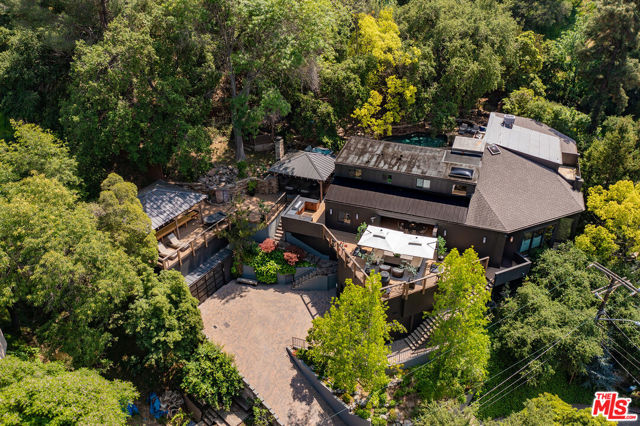 3000 Cornwall Drive, Glendale CA: https://media.crmls.org/mediaz/c6886588-119f-41bc-8525-6f36f22192be.jpg