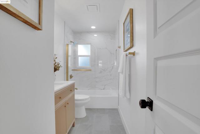 946 Notre Dame Ave, Concord CA: https://media.crmls.org/mediaz/c68935dc-401d-4600-8811-eb8bc636284e.jpg
