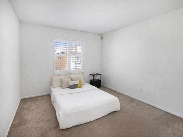 35406 Brown Galloway Ln, Fallbrook CA: https://media.crmls.org/mediaz/c689fa46-b462-4360-b941-575b1f6348d9.jpg