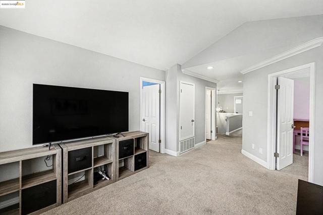 2127 Prestwick Dr, Discovery Bay CA: https://media.crmls.org/mediaz/c689fa9e-c7bd-4e05-9066-75f449248fd3.jpg
