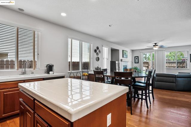 115 Tennyson Ct, Discovery Bay CA: https://media.crmls.org/mediaz/c68a2644-c4ba-4cfd-acde-57e5378108af.jpg