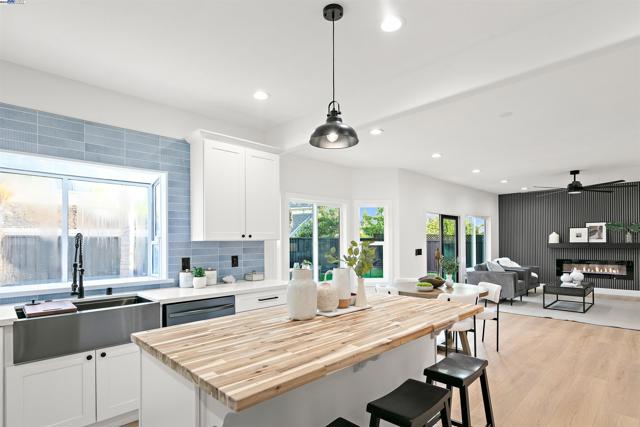 3198 Vintage Crest Dr, San Jose CA: https://media.crmls.org/mediaz/c68a47a9-10f1-4301-94e5-4b3b64dba1b4.jpg