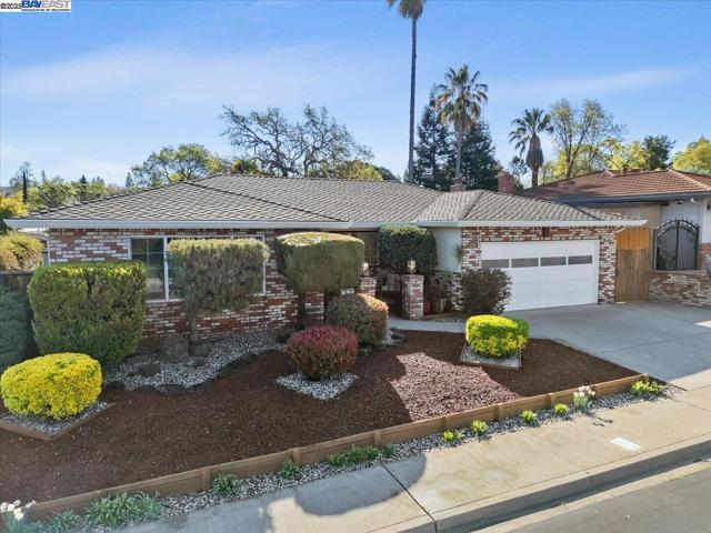 5720 San Juan Way, Pleasanton CA: https://media.crmls.org/mediaz/c68a701e-95f4-40bb-a7a7-a545ddc9c7a6.jpg