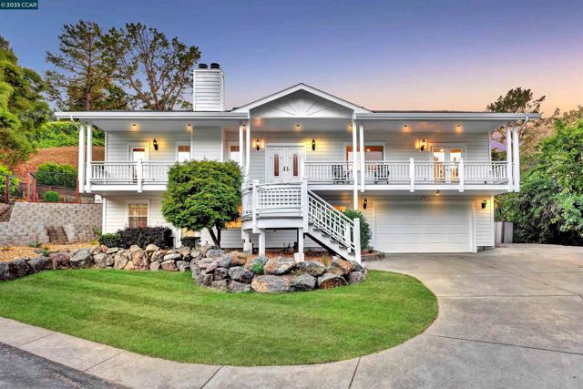 48 Sterling Way, Lafayette CA: https://media.crmls.org/mediaz/c68b0d7a-5c9f-4739-83b6-bcf8457388b9.jpg