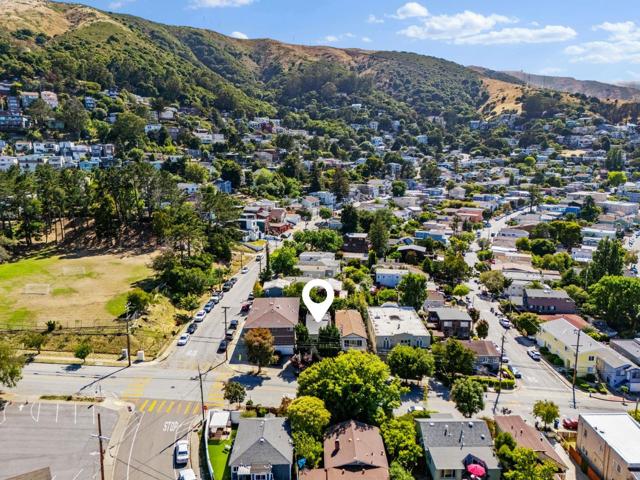 460 San Bruno Avenue, Brisbane CA: https://media.crmls.org/mediaz/c68b8b4e-1ec0-4582-9195-17e45b7e18c5.jpg