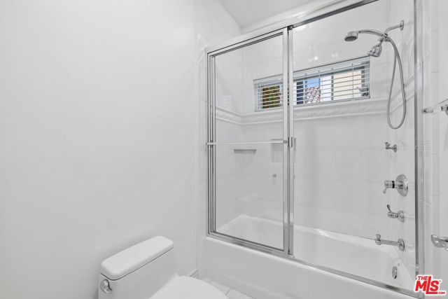 16718 Via Pacifica, Pacific Palisades CA: https://media.crmls.org/mediaz/c68b92a2-a5dd-48de-b5b8-3c9eb3259fd1.jpg
