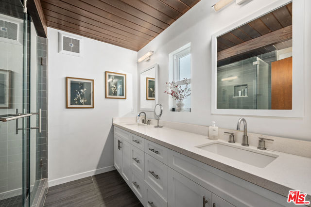 622 Esplanade, Redondo Beach CA: https://media.crmls.org/mediaz/c68c5926-1f48-4f3a-b93d-69444e11c598.jpg