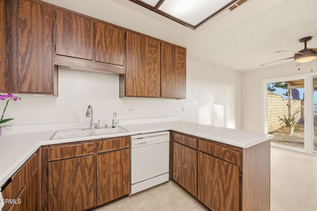 Detail Gallery Image 12 of 42 For 5174 Laurel Park Dr, Camarillo,  CA 93012 - 3 Beds | 2 Baths