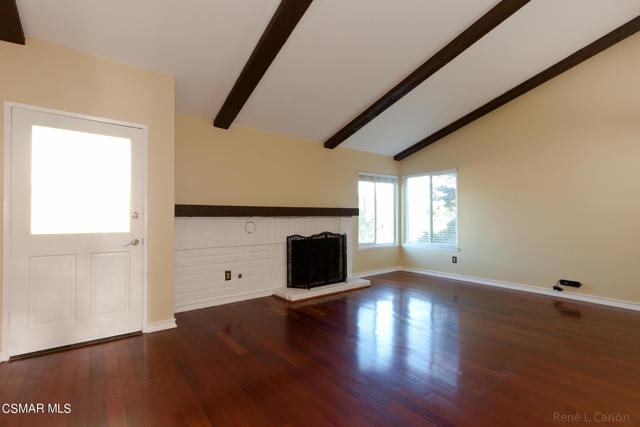 2743 Rustic Glen Drive, Thousand Oaks CA: https://media.crmls.org/mediaz/c68e0428-e78d-4ce5-8812-91e52aeb9e8a.jpg