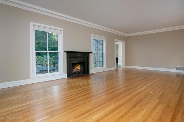 1425 Wentworth Avenue, Pasadena CA: https://media.crmls.org/mediaz/c68e1842-a855-4b7d-8aee-e30dd644729b.jpg