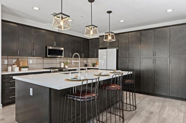 Detail Gallery Image 13 of 59 For 3122 Salina Rd, Carlsbad,  CA 92010 - 3 Beds | 2/1 Baths