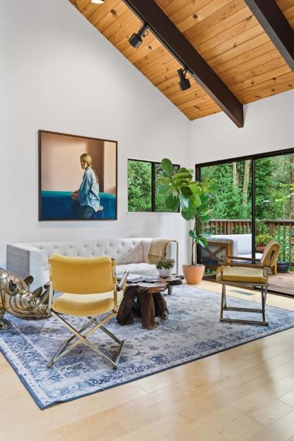 2343 Arrowhead Drive, Oakland CA: https://media.crmls.org/mediaz/c68e5f73-cc90-4704-9b6d-fea82bc2de72.jpg