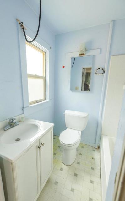 1034 Hellam Street, Monterey CA: https://media.crmls.org/mediaz/c68e601e-c941-4f6f-b8b5-38120d032834.jpg