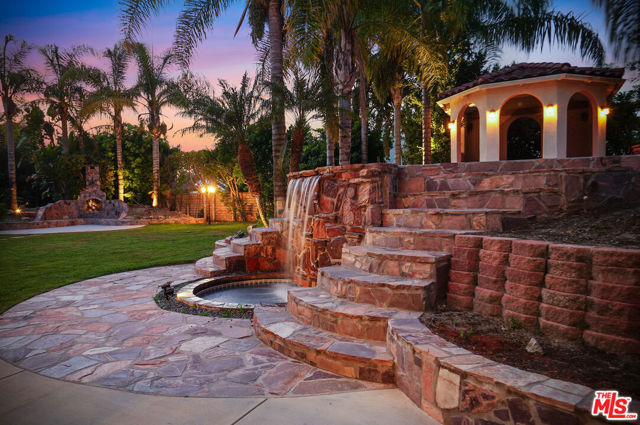 Image 52 of 58 For 10655 Camarillo Street