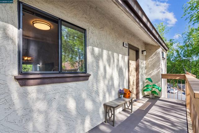 1731 S Villa Way, Walnut Creek CA: https://media.crmls.org/mediaz/c68f8309-5e0f-4ce5-8076-208dbce55097.jpg