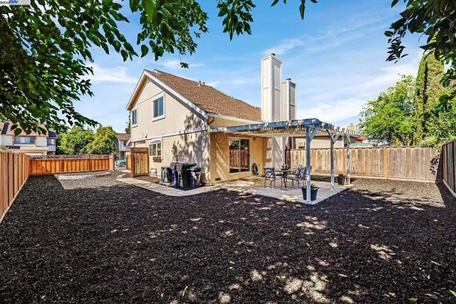 5487 Treeflower Dr, Livermore CA: https://media.crmls.org/mediaz/c690b633-06f9-475d-91f2-f94df40faaed.jpg