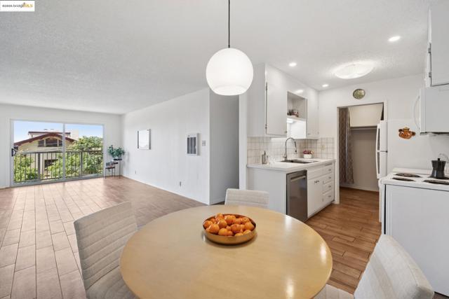 2 Panoramic Way, Berkeley CA: https://media.crmls.org/mediaz/c690eb3e-2244-46a8-a210-5c6a7851709c.jpg