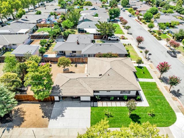 700 Eschenburg Drive, Gilroy CA: https://media.crmls.org/mediaz/c691436e-ccf6-40cf-9947-d7c100f9d157.jpg