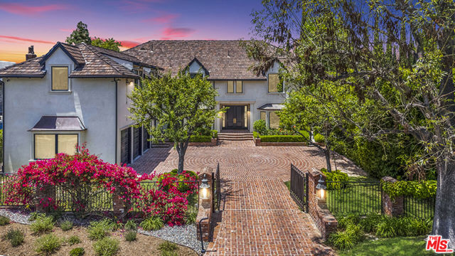 15515 Collina Strada, Los Angeles CA: https://media.crmls.org/mediaz/c691671a-d609-4f85-82a3-0bd422e9fa8c.jpg