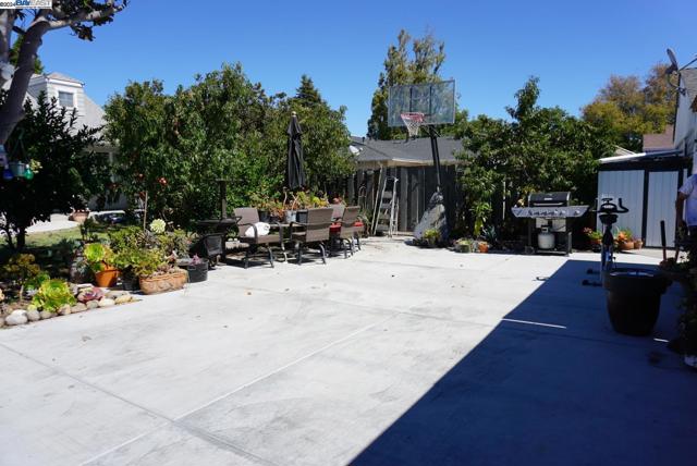 Image 20 of 41 For 2327 Avenue 133rd
