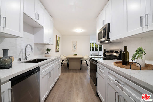 10725 Ohio Avenue, Los Angeles CA: https://media.crmls.org/mediaz/c691b4f3-892d-4862-9a77-649f63c13537.jpg