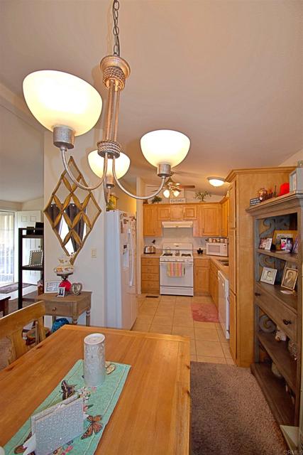 677 G Street, Chula Vista CA: https://media.crmls.org/mediaz/c692826a-6756-4257-9c25-28384008b1d4.jpg