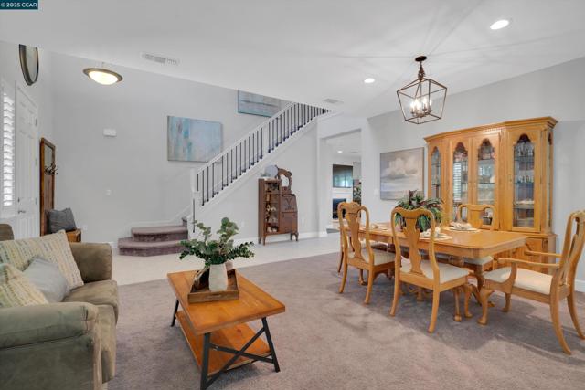 38 Pato Ct, Oakley CA: https://media.crmls.org/mediaz/c692a884-c313-4018-b155-fdb0c50cfac3.jpg