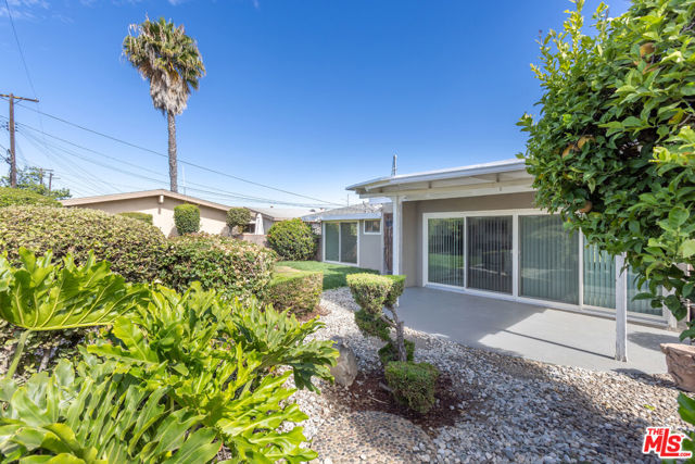 424 Markton Street, Los Angeles CA: https://media.crmls.org/mediaz/c692d8f6-9a14-4cf1-b7ec-c1cba5e15c75.jpg