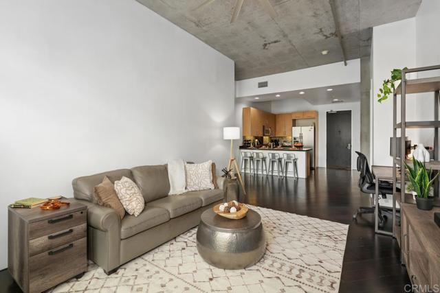 527 10th Avenue, San Diego CA: https://media.crmls.org/mediaz/c6931ae3-14c5-4d07-80eb-03f1e90911de.jpg