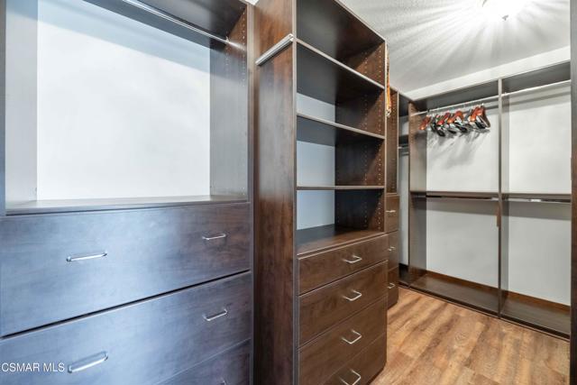 3194 Sunset Hills Boulevard, Thousand Oaks CA: https://media.crmls.org/mediaz/c6935c58-51aa-4fa7-9839-4e4d4a0a057b.jpg