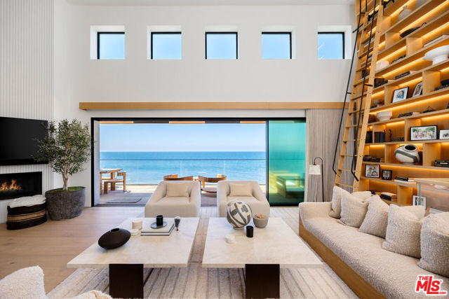 24818 Malibu Road, Malibu CA: https://media.crmls.org/mediaz/c693ae08-094e-4c21-b059-93806f74fefd.jpg