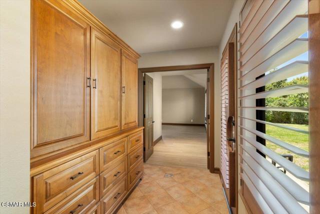 8445 Roseland Avenue, Moorpark CA: https://media.crmls.org/mediaz/c6940800-e25a-44af-877e-dea144343eba.jpg