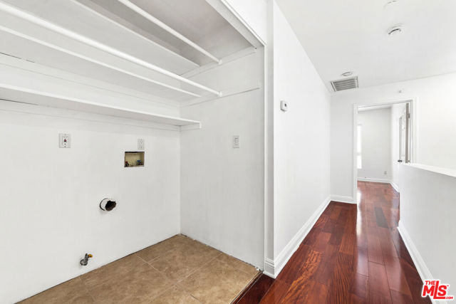 1020 Hilldale Avenue, West Hollywood CA: https://media.crmls.org/mediaz/c6956288-1b8e-427e-8f8c-c5a82d9ec8d0.jpg