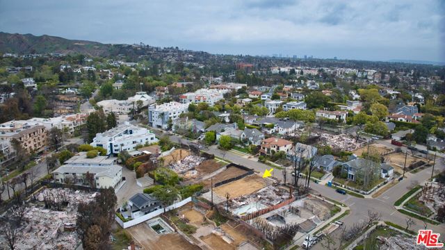 711 Muskingum Avenue, Pacific Palisades CA: https://media.crmls.org/mediaz/c69572f4-cf9d-4407-961b-7cdd7f978326.jpg