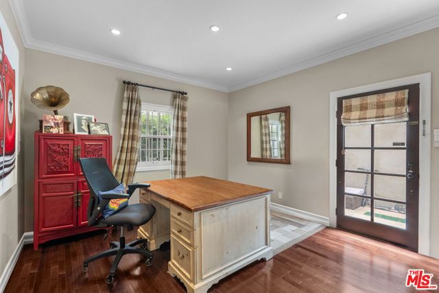 9528 W Olympic Boulevard, Beverly Hills CA: https://media.crmls.org/mediaz/c695ae65-5dde-4c0a-ae8f-79bcbdb7fdf2.jpg