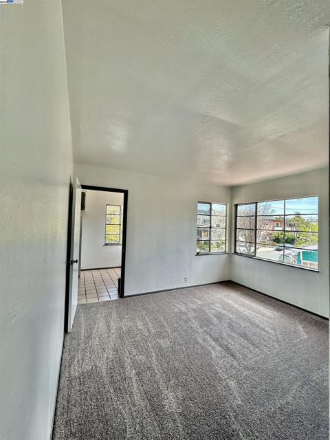 3719 Redding Street, Oakland CA: https://media.crmls.org/mediaz/c696671f-83eb-4b47-8d57-6255e5f3edaa.jpg