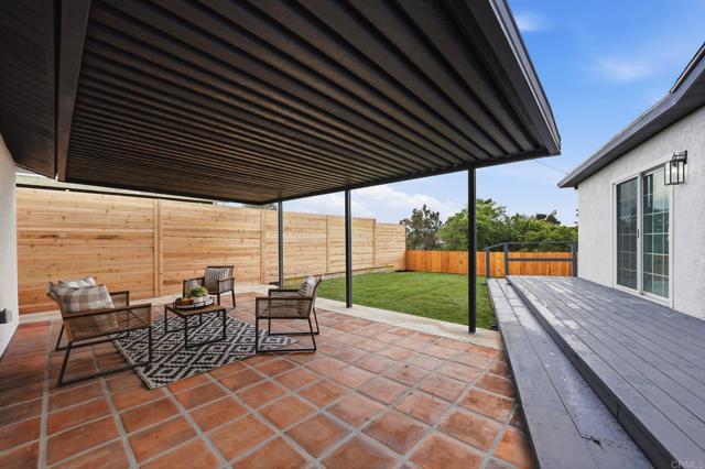 Detail Gallery Image 28 of 35 For 3296 via Bartolo, San Diego,  CA 92111 - 4 Beds | 3 Baths