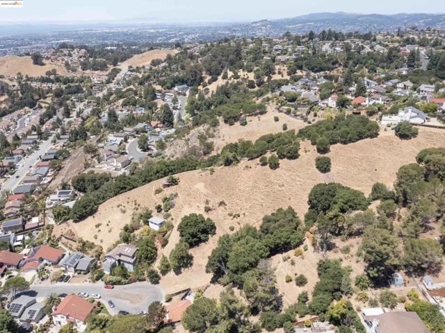 3446 Eureka Ct, Hayward CA: https://media.crmls.org/mediaz/c6979853-058d-4401-bacd-55cbe9f92b71.jpg