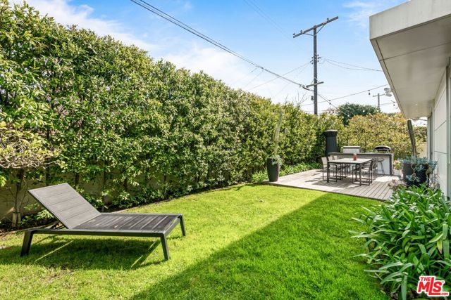 2736 Armacost Avenue, Los Angeles CA: https://media.crmls.org/mediaz/c697d848-2b11-4afe-aca0-4d8203795b36.jpg