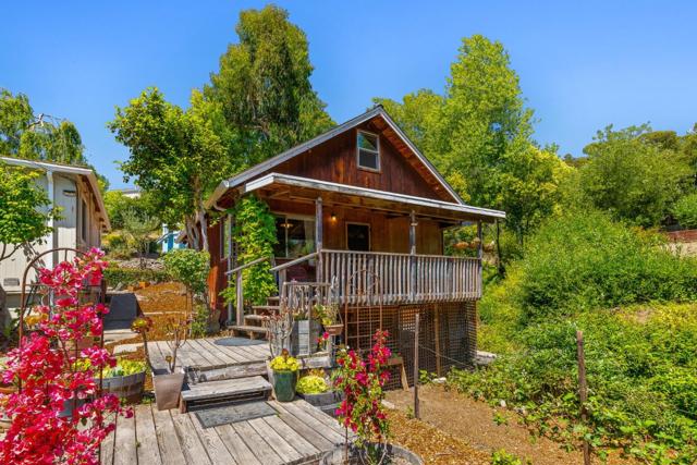 1284 Amesti Road, Corralitos CA: https://media.crmls.org/mediaz/c697ebd7-229a-4f41-bc9a-5a5f69593e23.jpg